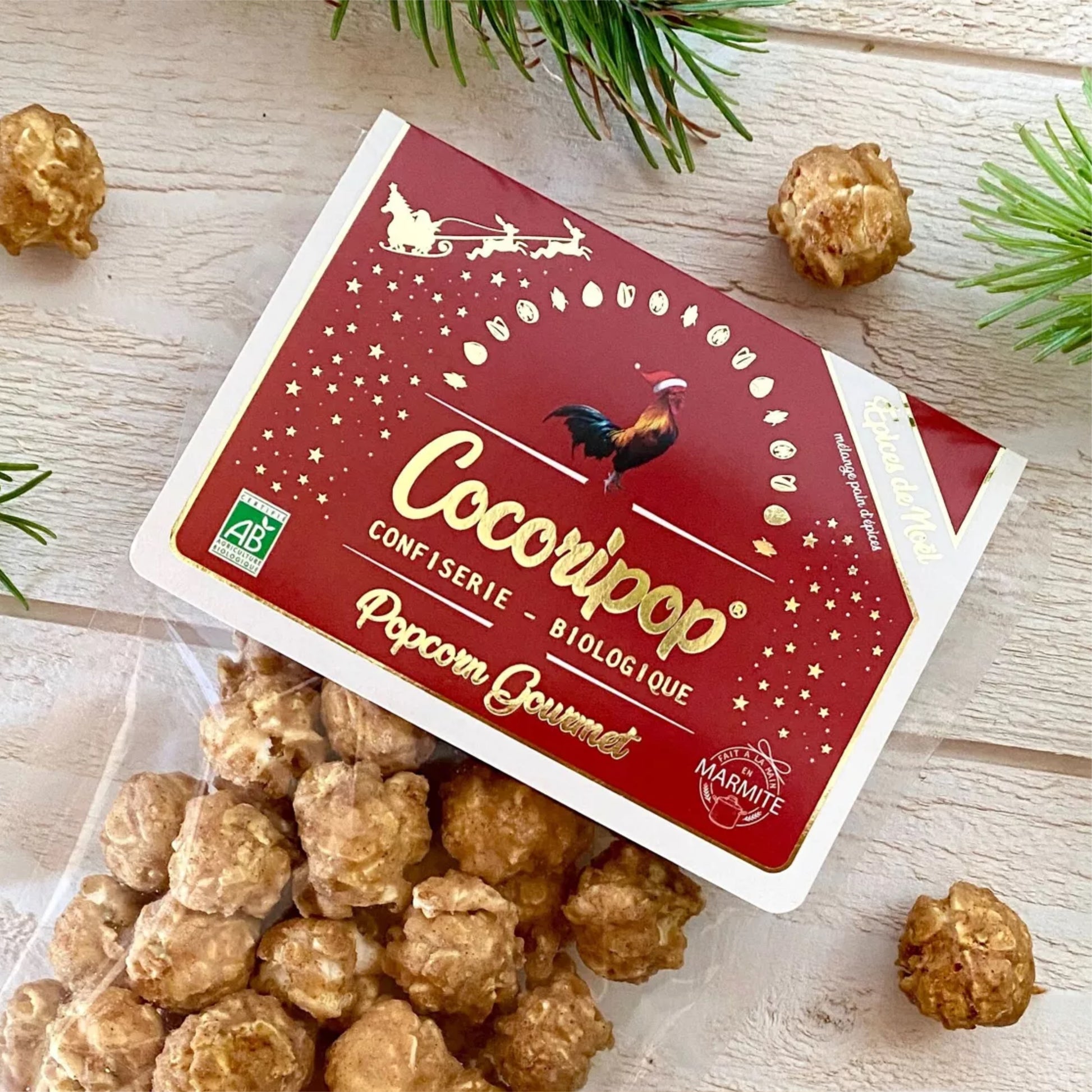 Savourez la magie de Noel avec notre popcorn aux epices chaleureuses. Une creation 100% bio, faite avec amour dans notre atelier artisanal.