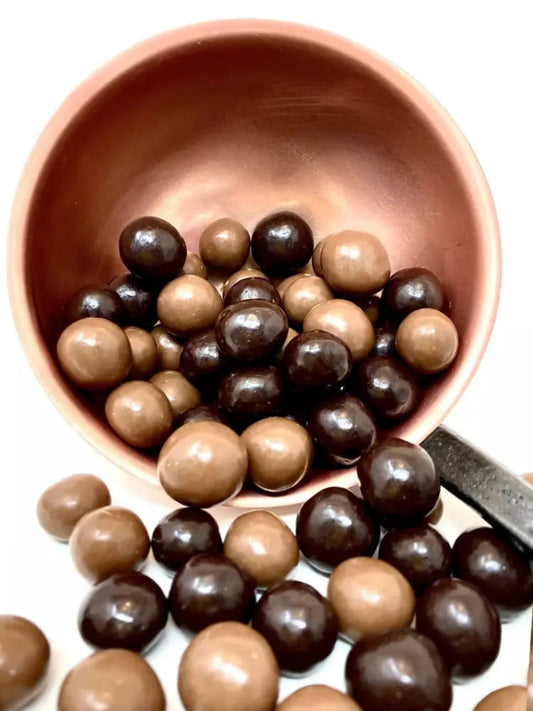 billes croustillantes enrobees de chocolat lait et noir bio
