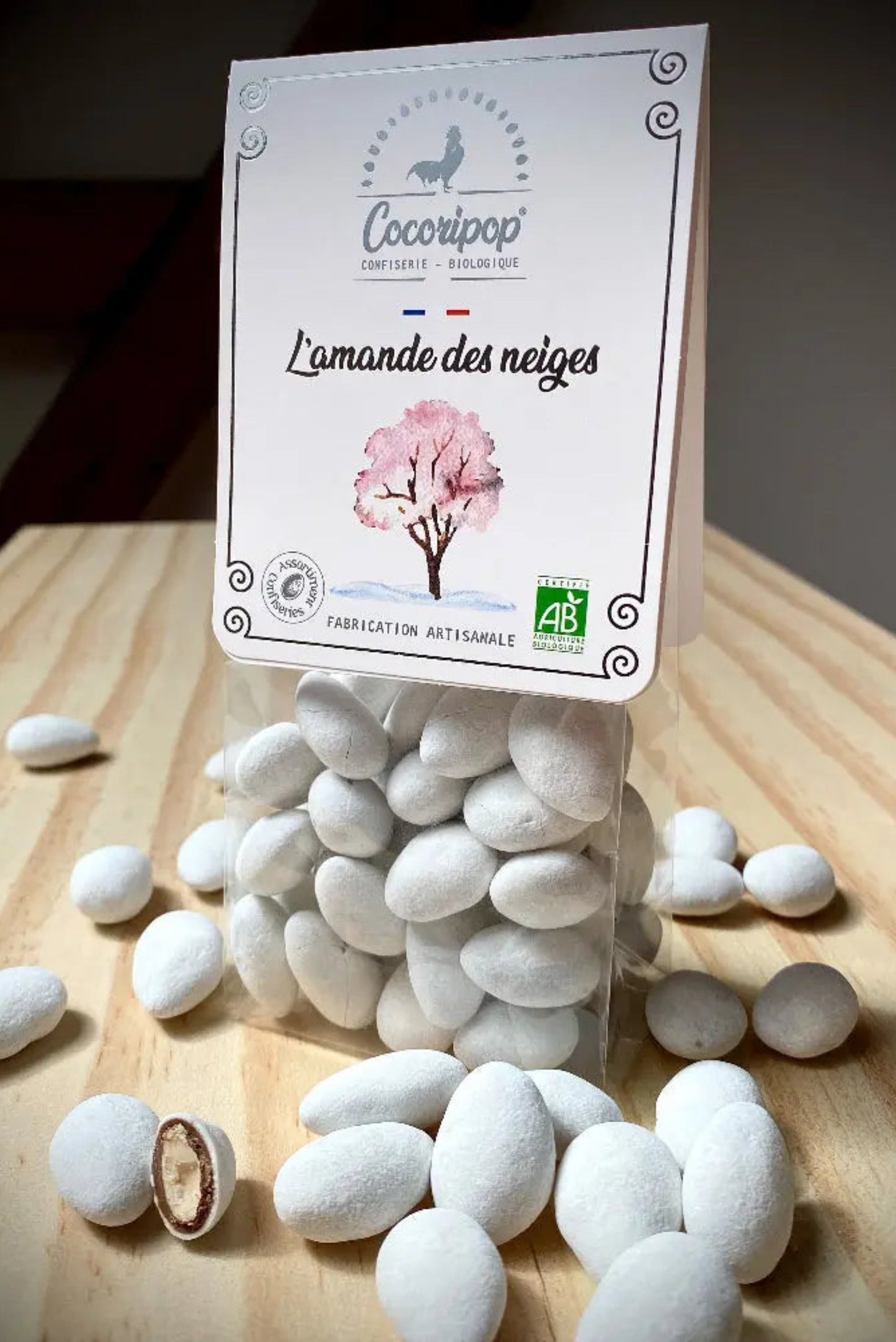 Amande des Neiges en pleine dégustation – croquant, fondant et douceur sucrée à chaque bouchée