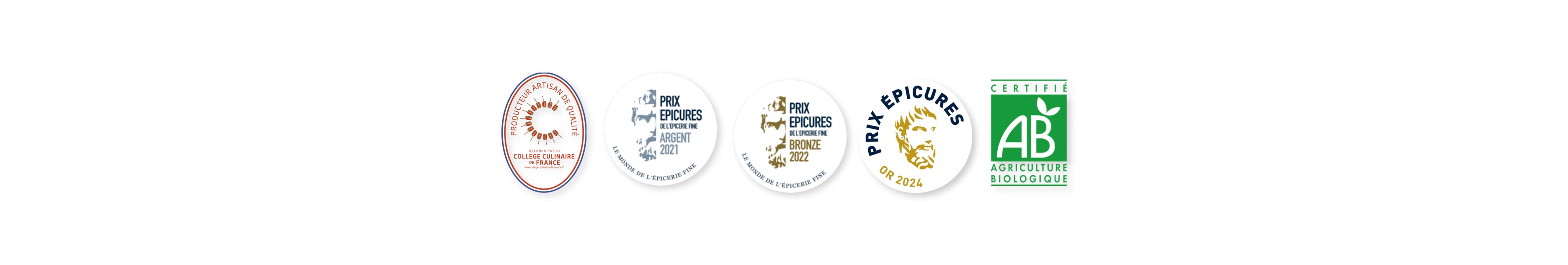 Cocoripop est honorée d'avoir reçu plusieurs distinctions prestigieuses, notamment la Médaille d'Or au Concours Épicure, ainsi que des médailles en Bronze et en Argent, qui témoignent de la qualité exceptionnelle de nos créations. Nous sommes également fiers d'avoir été récompensés par la Médaille du Collège Culinaire de France, une reconnaissance de notre savoir-faire artisanal. De plus, notre engagement envers l'agriculture biologique a été salué, renforçant notre démarche responsable et respectueuse de l