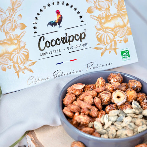 Les Pralines Bio Cocoripop : amandes ou noix de cajou torréfiées, enrobées à la main de sucre caramélisé. Une douceur croquante, bio et 100 % artisanale !