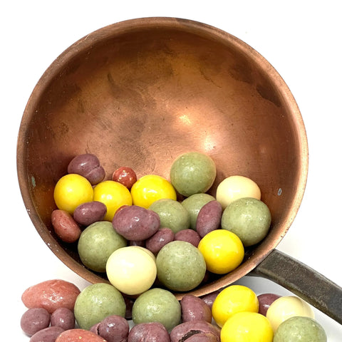 Les Enrobés Chocolat Bio en Vrac Cocoripop : des bouchées artisanales, croquantes et fondantes, au chocolat bio équitable et sans arômes artificiels.