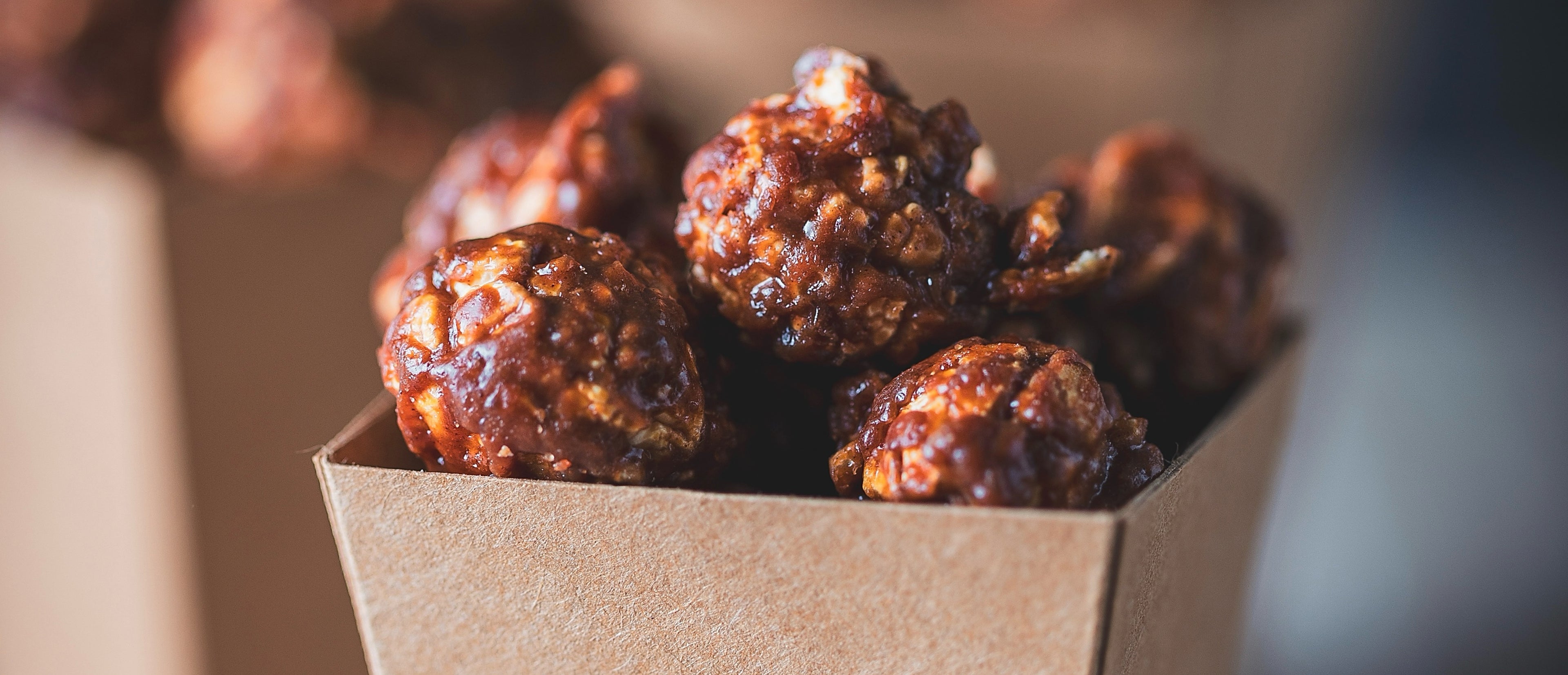 COCORIPOP CONFISERIE ARTISANALE BIO FRANCAISE POPCORN CHOCOLAT NOIR FLEUR DE SEL MEDAILLE OR