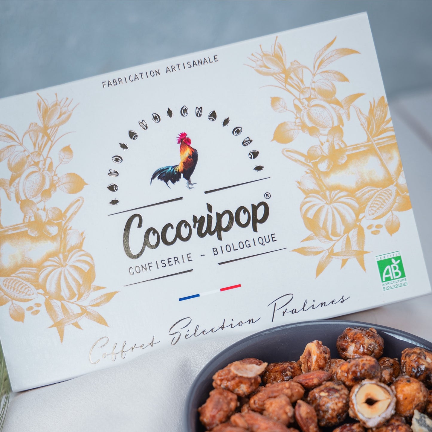 Coffret gourmand de pralines bio artisanales Cocoripop, fabrication francaise, cadeau ideal pour les fetes