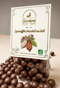 Billes de maïs soufflées enrobées de chocolat au lait bio, confection artisanale française à Saint-Germain-du-Puy près de Bourges.