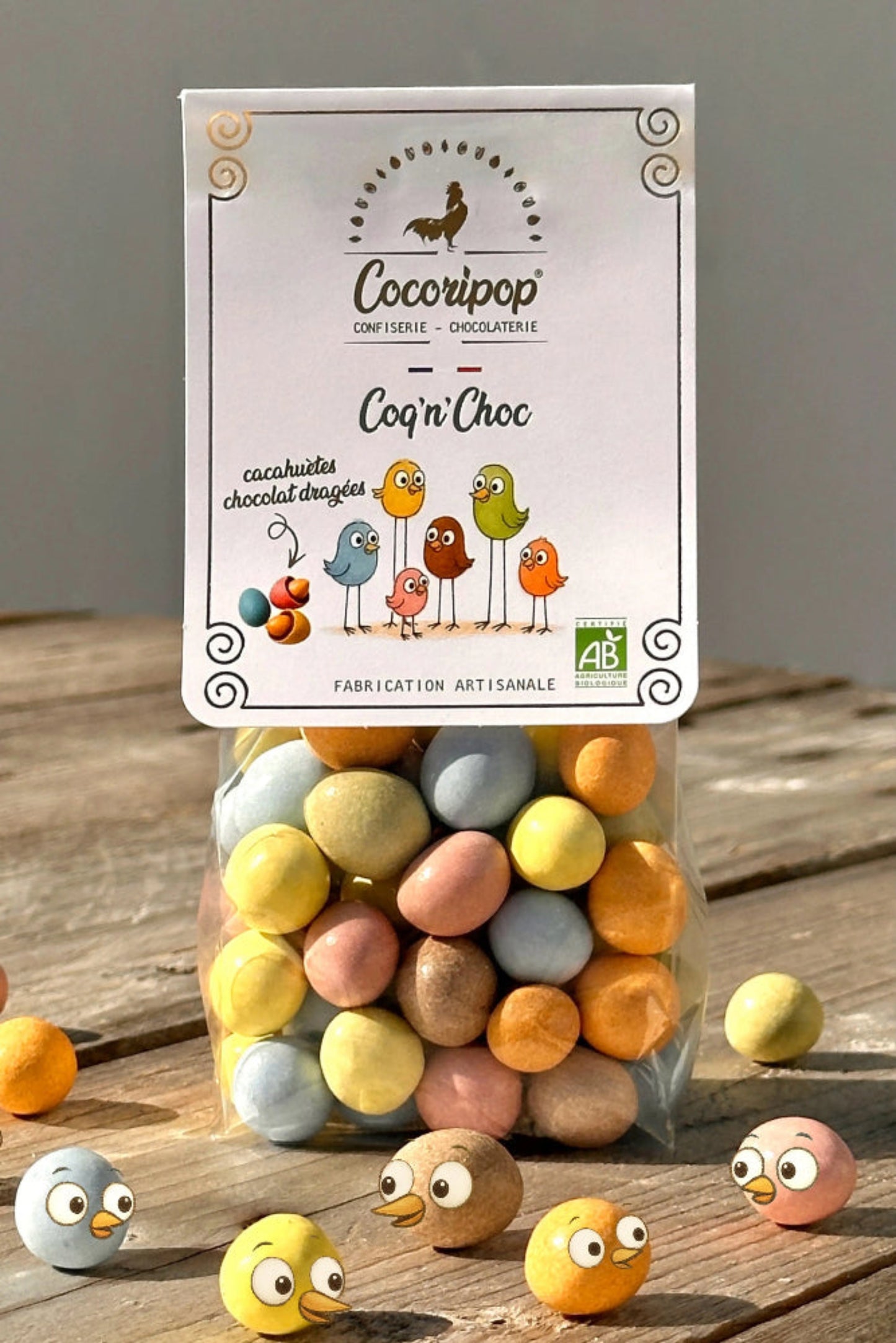 Idée cadeau gourmand : cacahuètes enrobées de chocolat bio et artisanal, fabriquées en France