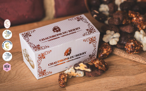 Assortiment noix du Berry enrobees chocolat noir lait et blanc confiserie artisanale francaise ballotin cadeau Cocoripop Bourges