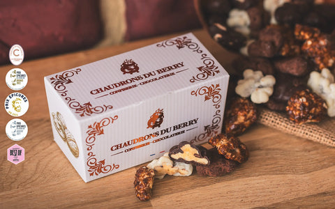 Assortiment noix du Berry enrobees chocolat noir lait et blanc confiserie artisanale francaise ballotin cadeau Cocoripop Bourges