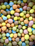 Snacking bio français Coq'n Choc, cacahuètes enrobées de chocolat au lait et noir, fabrication artisanale dans le Cher
