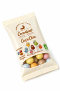 Confiserie artisanale française composée de cacahuètes bio enrobées de chocolat puis dragéifiées avec des colorants végétaux naturels.