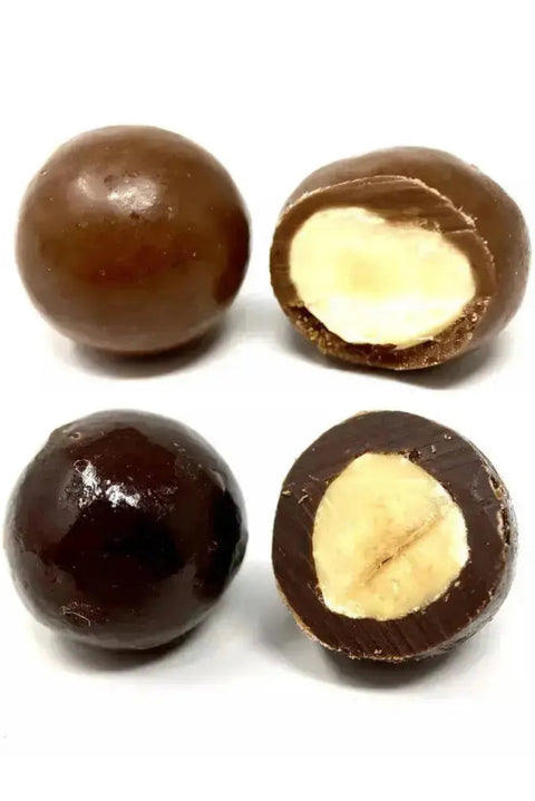 Équilibre chocolaté : enrobage fondant au lait et chocolat noir bio sur noisettes croustillantes