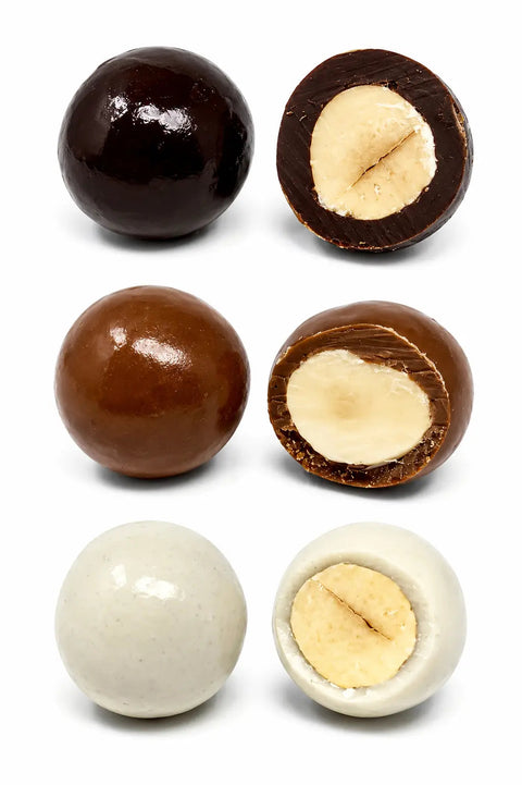 Assortiment de noisettes torréfiées aux trois chocolats biologiques, confectionné artisanalement dans le Berry avec des ingrédients bio.