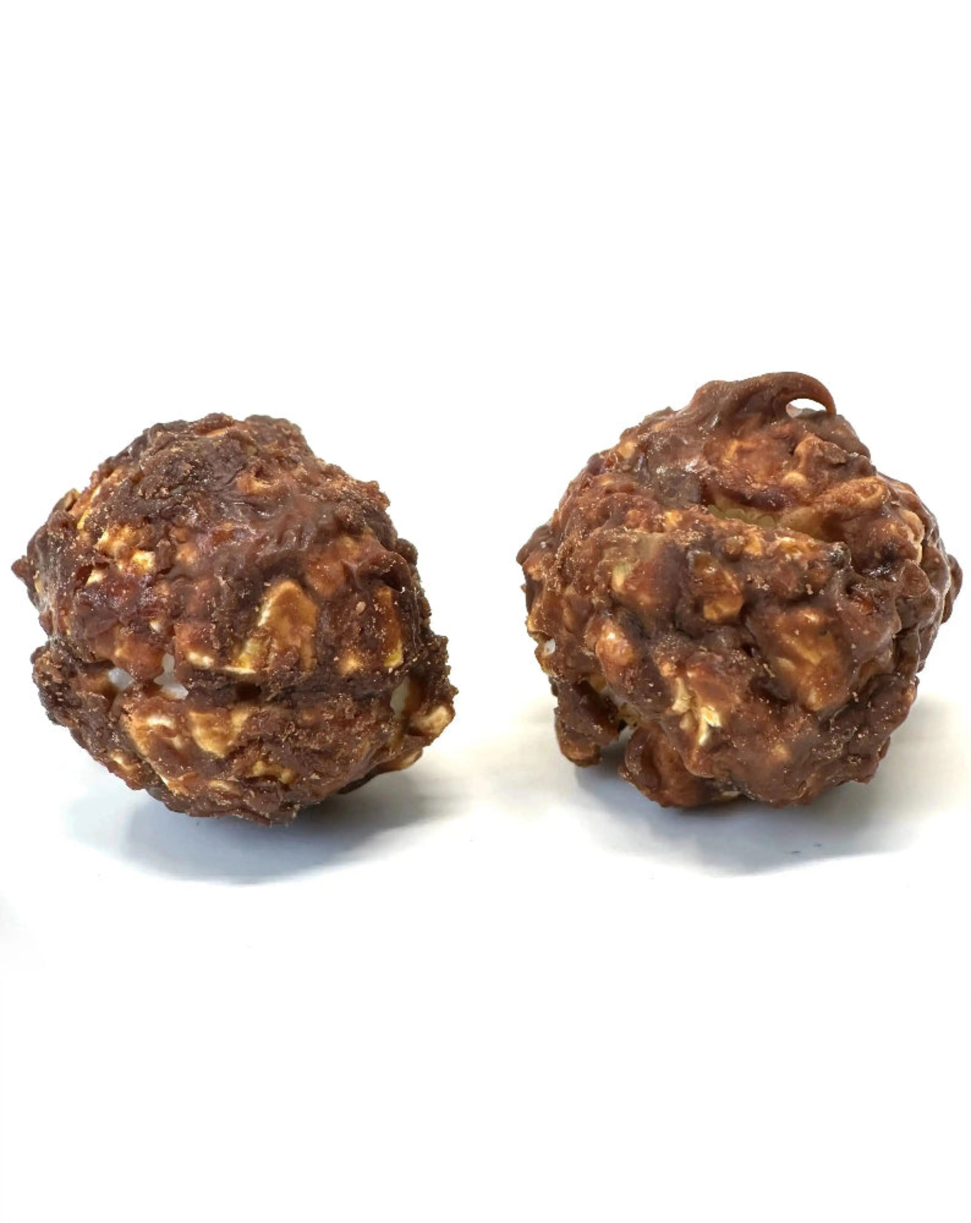 Popcorn bio et sans gluten, enrobé à la main de chocolat noir pure origine et caramel