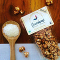 Popcorn croustillant bio au caramel et à la noix de coco râpée et torréfiée