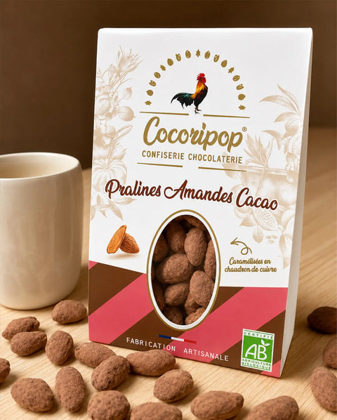 Pralines amandes cacao bio fabriquées artisanalement près de Bourges avec des amandes biologiques torréfiées, un caramel réalisé en chaudron et du cacao pur bio.