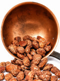 Pralines amandes caramélisées bio en vrac, fabriquées artisanalement près de Bourges dans le Berry avec des amandes biologiques soigneusement torréfiées.