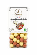 Soufflés vanille fraise bio, billes de maïs croustillantes fabriquées artisanalement près de Bourges avec du chocolat blanc bio, de la fraise et de la vanille Bourbon.